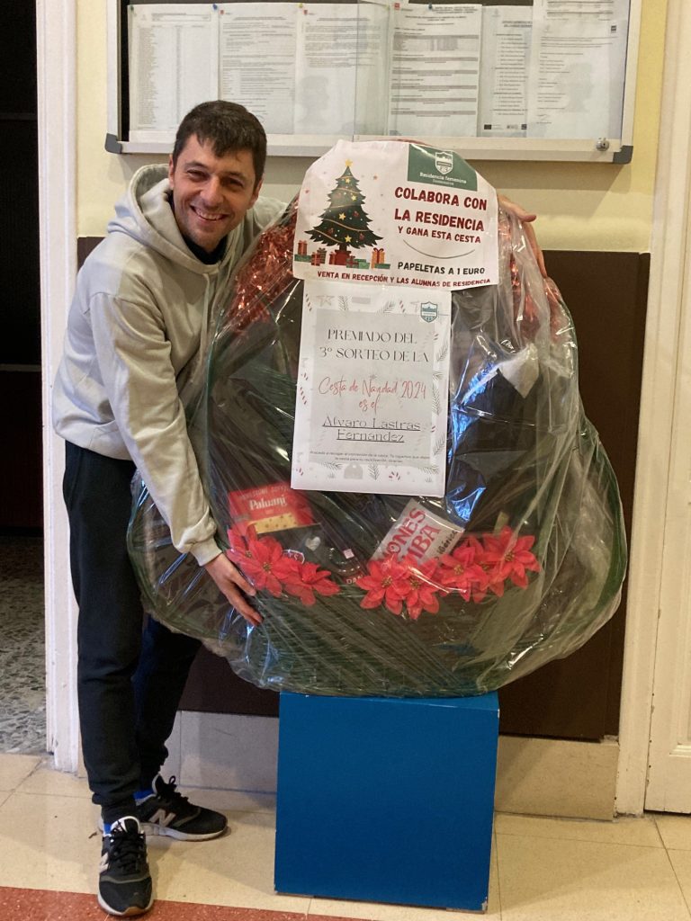 Ganador de la Rifa de Navidad de la Residencia Santamarca.